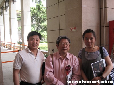 于志学与《艺术天成》杂志社总编辑杨文超、通联部主任宁文艳一同参加开幕活动
