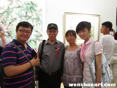 著名美术史论家、美术批评家、书画家、中央美术学院教授薛永年与与《艺术天成》杂志社编辑部人员亲切合影