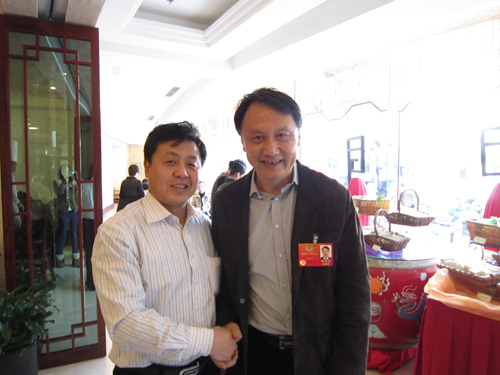 《艺术天成》杂志社总编辑杨文超在“两会”专访全国政协常委、北京市文联副主席王明明