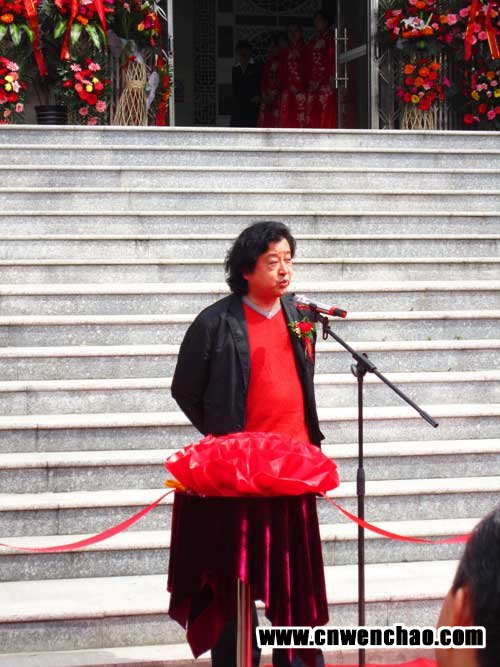 山东美协副主席上官英超热情讲话