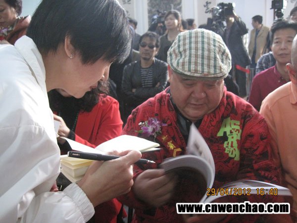 著名演员李嘉存与艺术天成杂志社记者宋清华合影