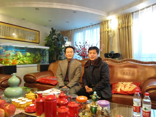 著名书法艺术家王岳川与《艺术天成》杂志社总编杨文超合影