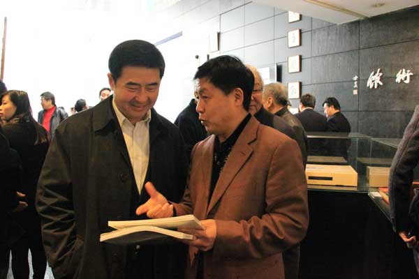 《艺术天成》总编杨文超与书法家罗扬合影