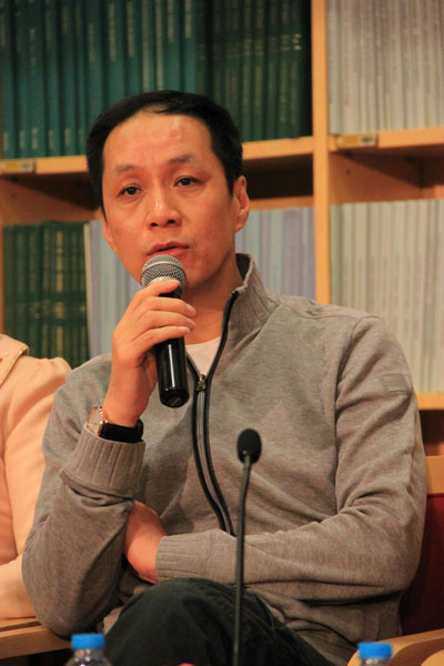 冯远征回答记者提问