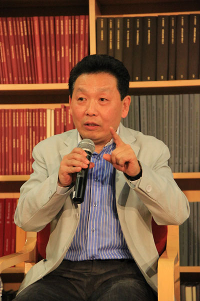吴欢回答记者问