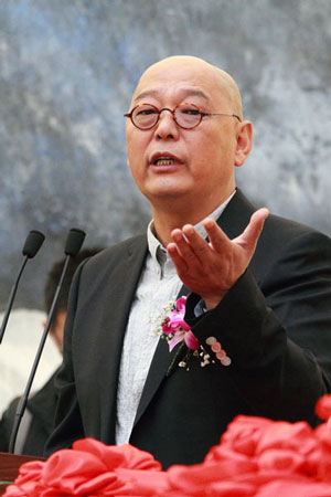 万鼎在开幕式上致谢