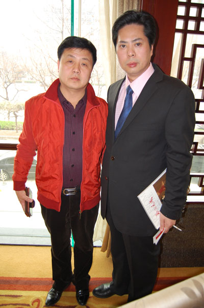 毛远新（毛泽东主席之孙）秘书邹建平与杨总编合影