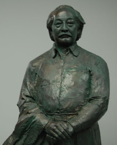 张仃雕像