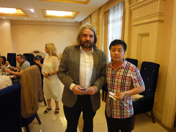 戈尔尼坚科·柳德米拉（俄艺术家创作联盟杜阿破塞分社主席）