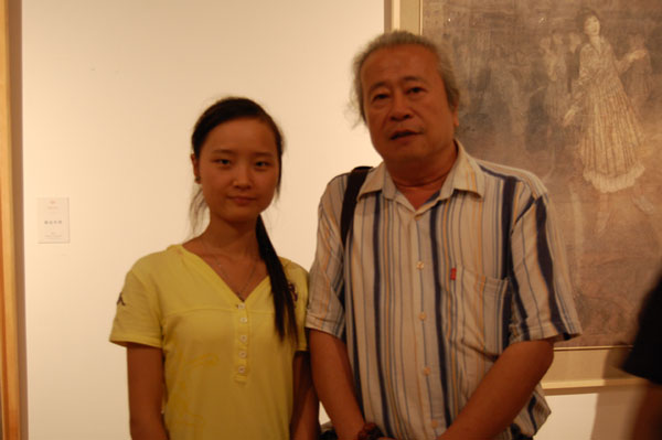 中国国画院专业画家谢国华与《艺术天成》记者合影