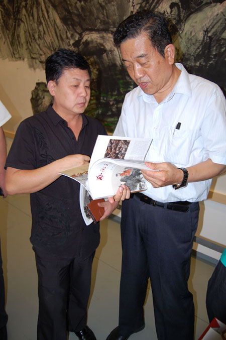 中国书法家协会副主席苏士澍与杨文超合影