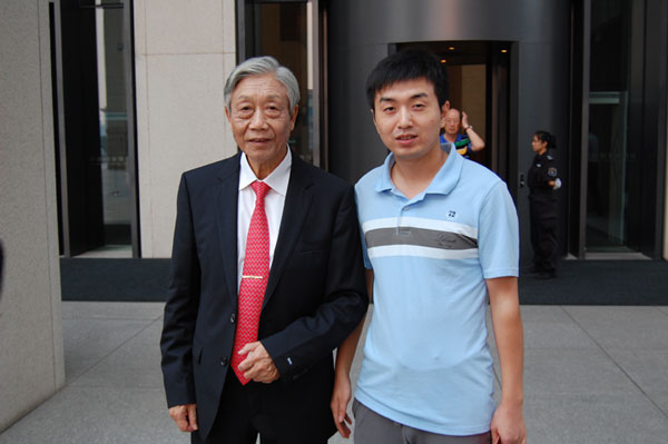 画展主人陈家泠与《艺术天成》记者林少云合影