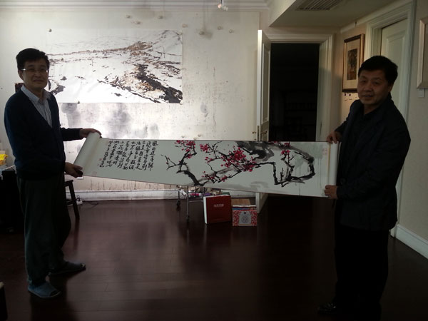 <b>《艺术天成》杂志社总编辑杨文超到南海岩工作室拜访海岩老师</b>