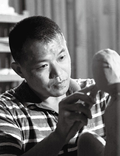 连紫华在创作中