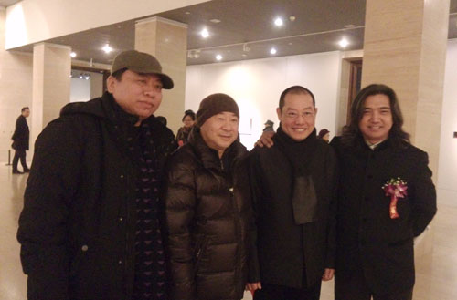 中国国家画院副院长范扬(左二)、中国艺术研究院美术研究所所长，中国雕塑院院长吴为山(右一)合影